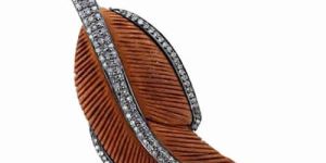 WOODEN CARVED FEATHER PENDANT