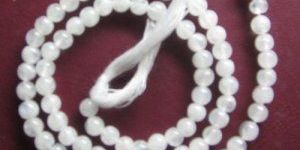 White Rainbow Plain Round Beads 4mm