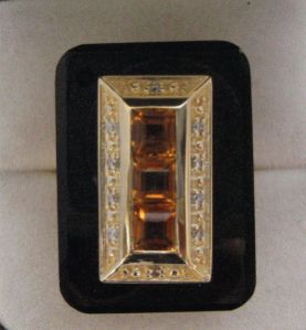 Yellow Gold Ring with Diamond and Black Onyx