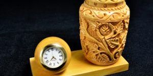WOODEN WATCH WITH PEN STAND