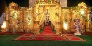 Royal Contemporary Theme for Wedding
