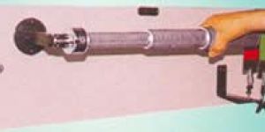 WALL MOUNTED WRIST ROLL