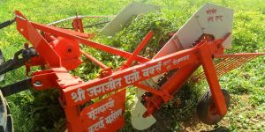 Groundnut Digger Machine