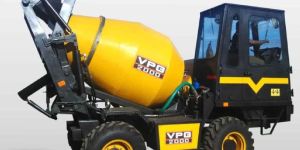Self Loading Mobile Concrete Mixer