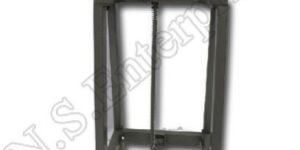 Upright Eyelet Machine