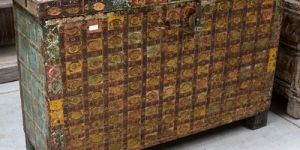 WOODEN CONSOLE CHEST