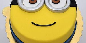 Minion Cake