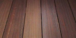 COMPRESSED CHECKERED FLOORING
