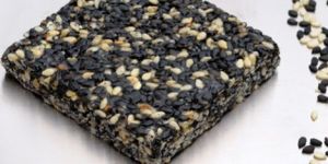 BLACK AND WHITE SESAME BAR