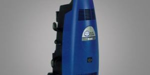 PROFESSIONAL HIGH PRESSURE COLD WATER CLEANER