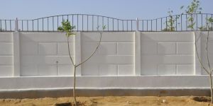 Prestressed Boundary Wall