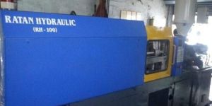 Automatic Injection Molding Machine