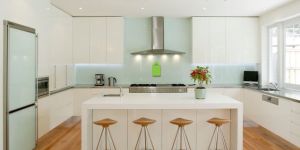 GLASS MODULAR KITCHEN