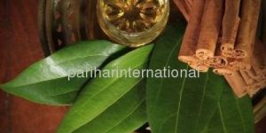 Cinnamon Bark Leaf Oil