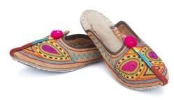 Royal Embroidered Mojari