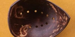 COCONUT SHELL SOAP TRAY