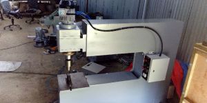 Heavy Duty Riveting Machine