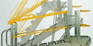 Self-Leveling Stair Platform