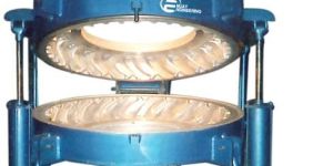 LODHY RETREADING MACHINE