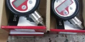 Winters Digital Pressure Gauge 0 to 700 Bar