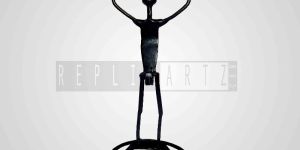 VILLAGER SCULPTURE CANDLE HOLDER