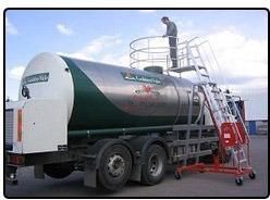 ROLLING TRUCK LOADING PLATFORM LADDER