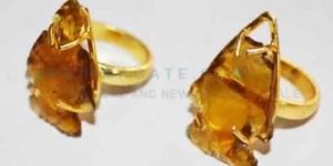 YELLOW COLOR GLASS ADJUSTABLE ARROWHEAD RINGS
