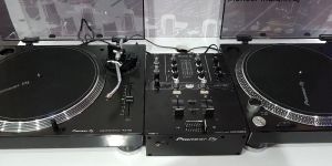 Pioneer DJ Console