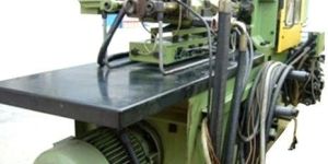 Fully Automatic Injection Molding Machine