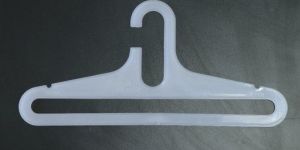 Plastic Benzer Hanger