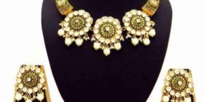 Kundan Stone Necklace Set