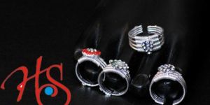ADJUSTABLE TOE RING