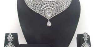 Party Wear Diamond Jewellery Set