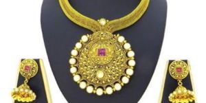 Golden Pendant Necklace