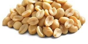 Split Groundnut Kernels