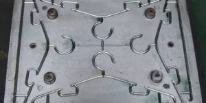 Plastic Cloth Hanger Moulding Service