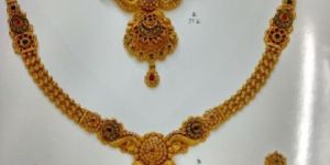 22CT SEMI ANTIQUE STUDDED COLOUR STONES