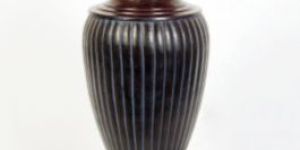 RUST BLACK VERTICAL DESIGN