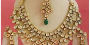 Kundan Necklace Set