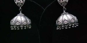 Ladies Black Polish Earring