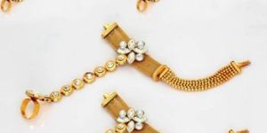 White Color Crystal Rhinestone Hathphool