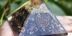Garnet Orgonite Pyramid