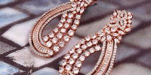 Tapper Bugget Studded Rose Gold Plated Earring