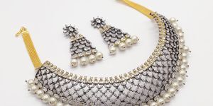 Traditional Blackish Beautiful Choker Set for All Occasion