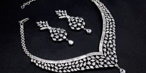 White AD Choker Set with Beautiful Earrings