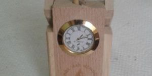 Wooden Table Top Pen Stand