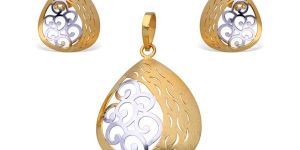 Italian Gold Pendant Set