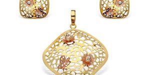Italian Gold Pendant Set