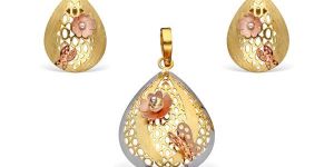 Italian Gold Pendant Set