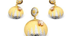 Italian Gold Pendant Set